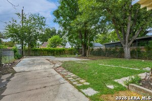 Building Photo - 1932 W Huisache Ave