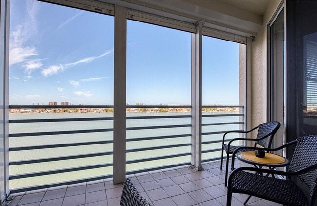 Building Photo - 7984 Sailboat Key Blvd S