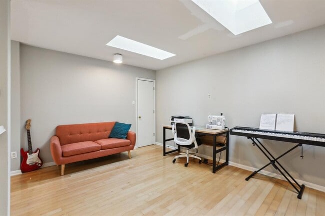 Building Photo - 13541 Anarosa Loop