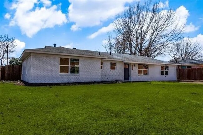Primary Photo - 7436 Bridges Ave