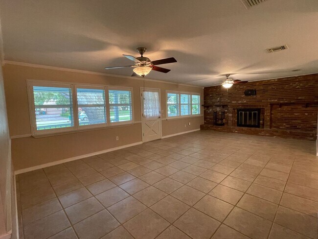Building Photo - Two bedroom two bath Canal front rental ho...