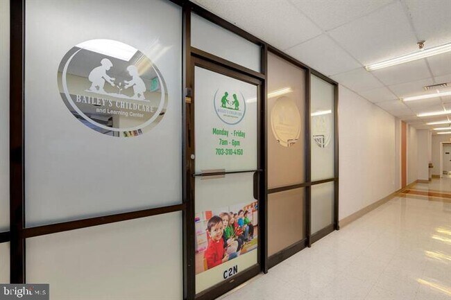 Building Photo - 3701 S George Mason Dr