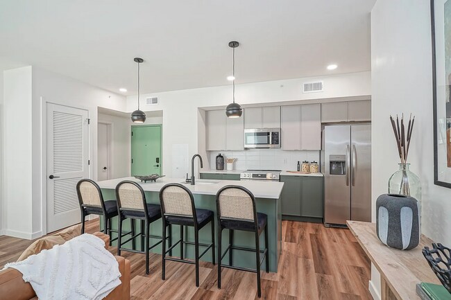 Building Photo - 1301 Bainbridge St