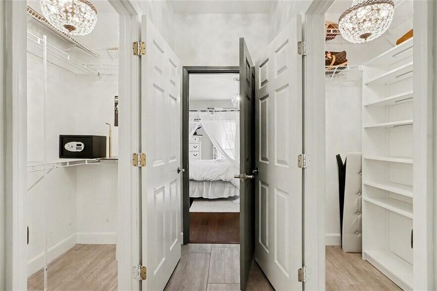 Building Photo - 2865 Lenox Rd NE