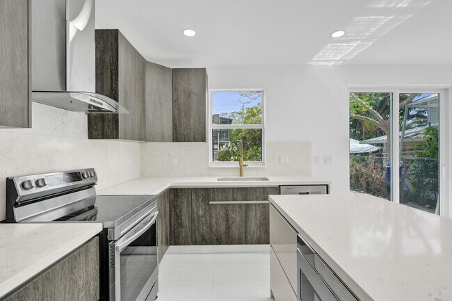 Building Photo - 1213 W Las Olas Blvd