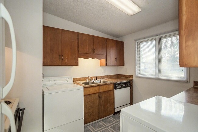 Building Photo - 500 Eldora Ln