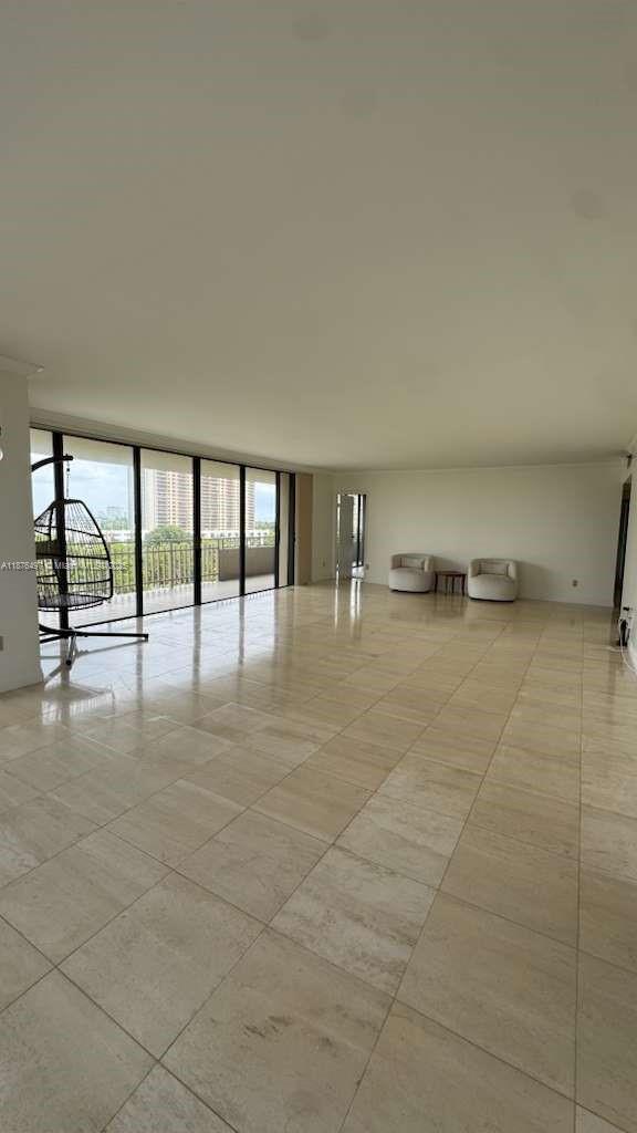 Building Photo - 11113 Biscayne Blvd