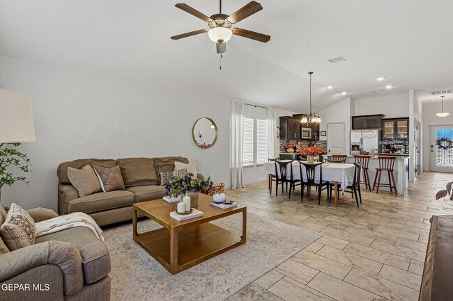 Building Photo - 14905 Tierra Escape Ave
