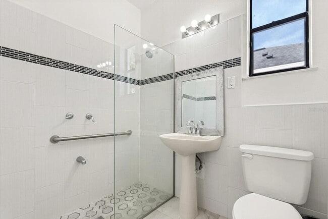 Building Photo - 871 Blairmont Ln