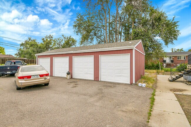 Building Photo - 7165 Stuart St