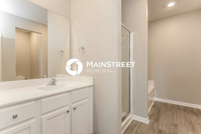 Building Photo - 5 Bedroom Pet-Friendly Home in Magnolia, TX with Main Street Renewal