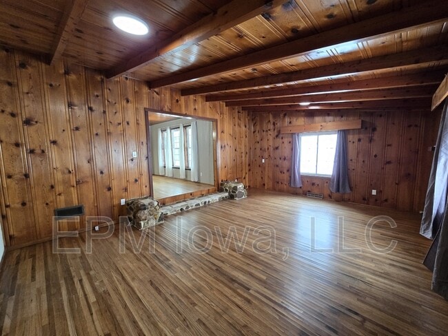 Building Photo - 304 N Nesbit Rd