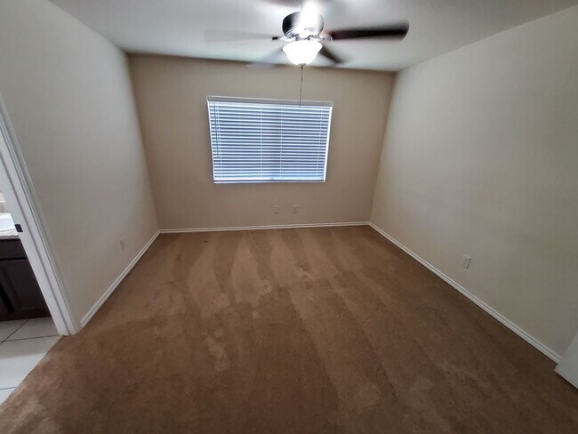 Building Photo - 8712 Vista De Nubes