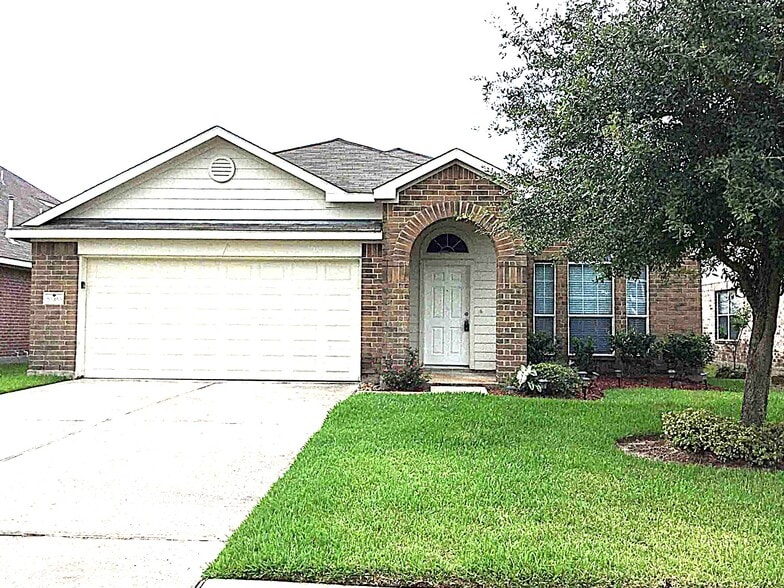 Primary Photo - 10410 Falling Rapids Ct