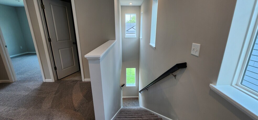 Building Photo - 1515 100th Ave NW