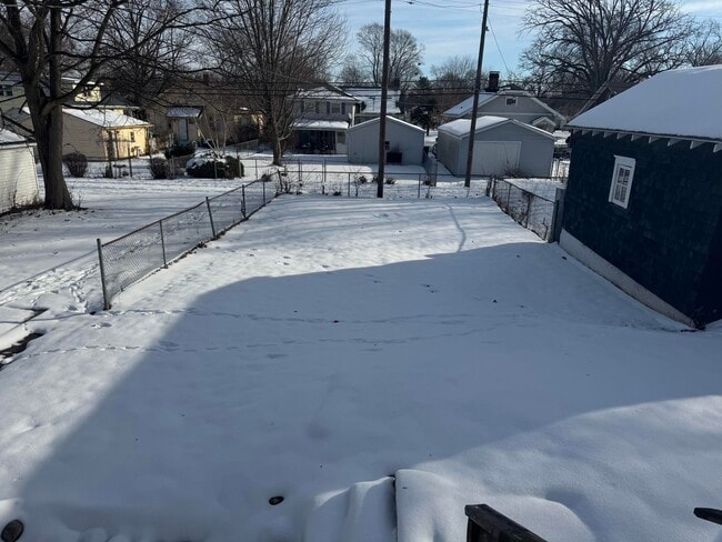 Building Photo - 1211 Sheridan-