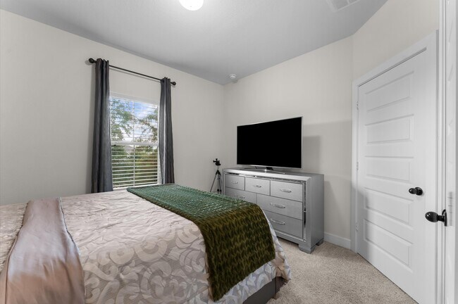 Building Photo - 15026 La Strada Dr
