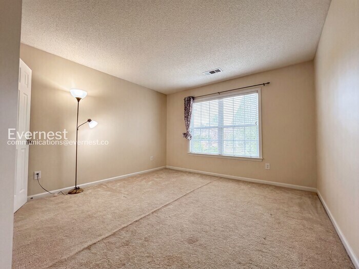 Building Photo - 3406 Chastain Glen Ln NE