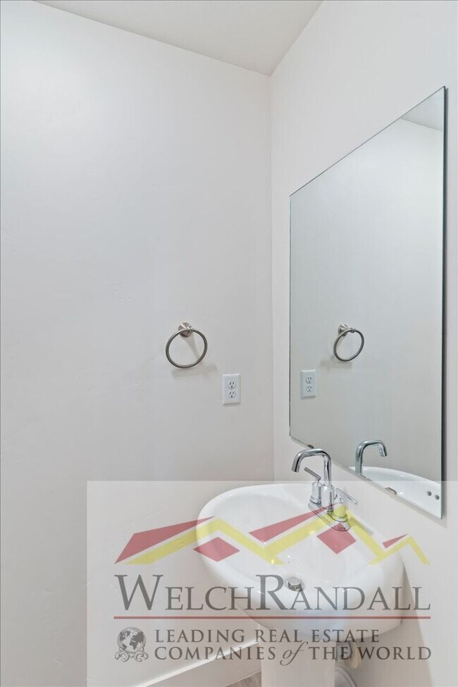 Building Photo - Shady Brook Townhomes