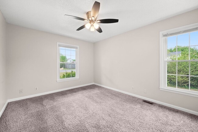 Building Photo - Move-In Specials Available! Single-Family in Oak Grove, KY!
