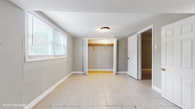 Building Photo - 309 W 109th St