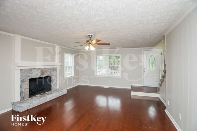 Building Photo - 1593 Pine Shadows Dr