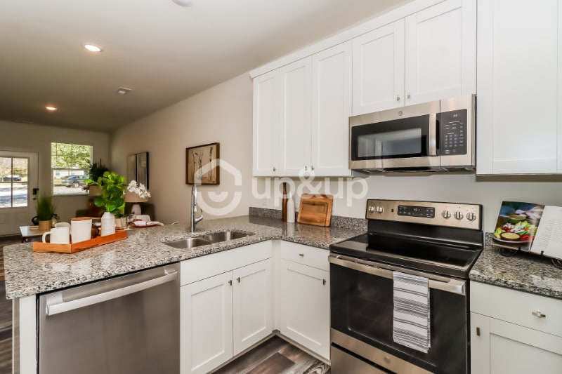 Building Photo - 929 Ranchero St