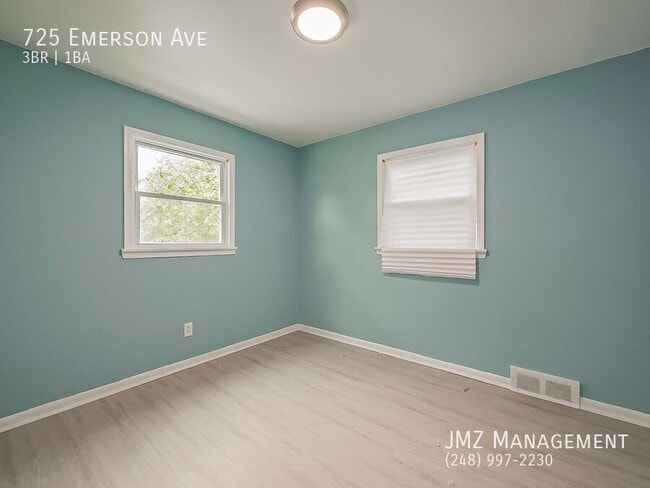 Building Photo - 725 Emerson Ave