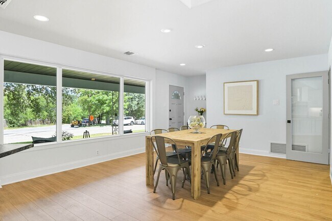 Building Photo - Home for Rent