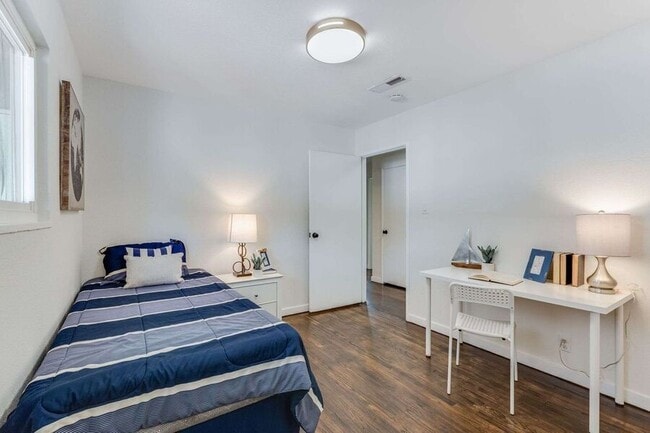 Building Photo - 36182 Magellan Dr