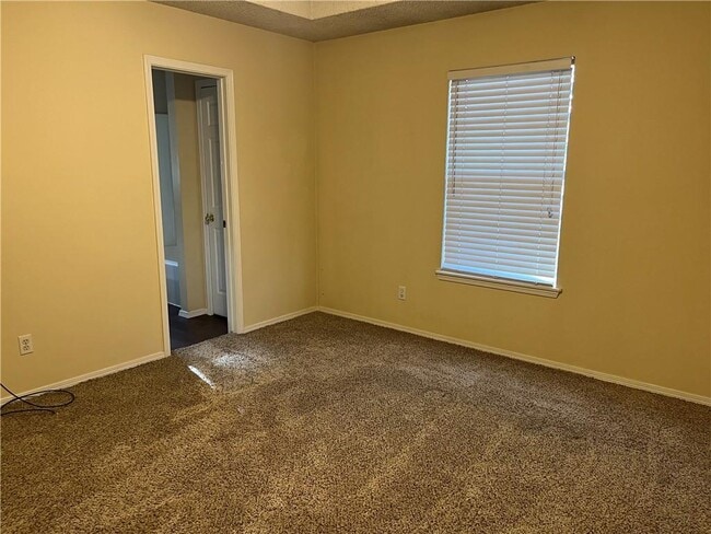 Building Photo - 1143 S Liberty Dr