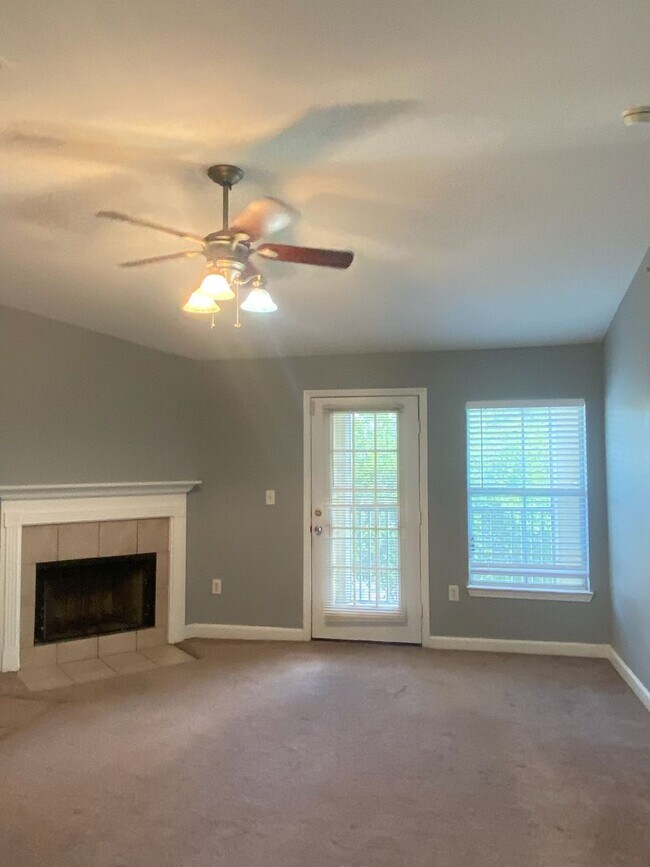 Building Photo - 18489 Bridle Club Dr