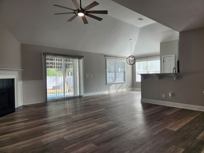 Building Photo - Tastefully updated 3 Bedroom 2 Bath home in The Arbors of Pooler!