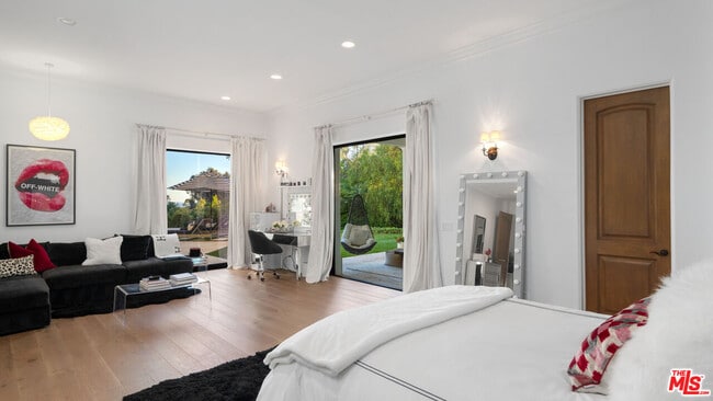 Building Photo - 6110 Merritt Dr