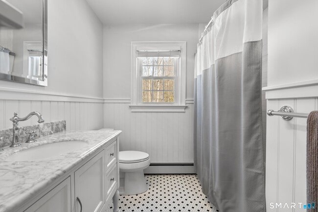 Building Photo - 153 Fillow St