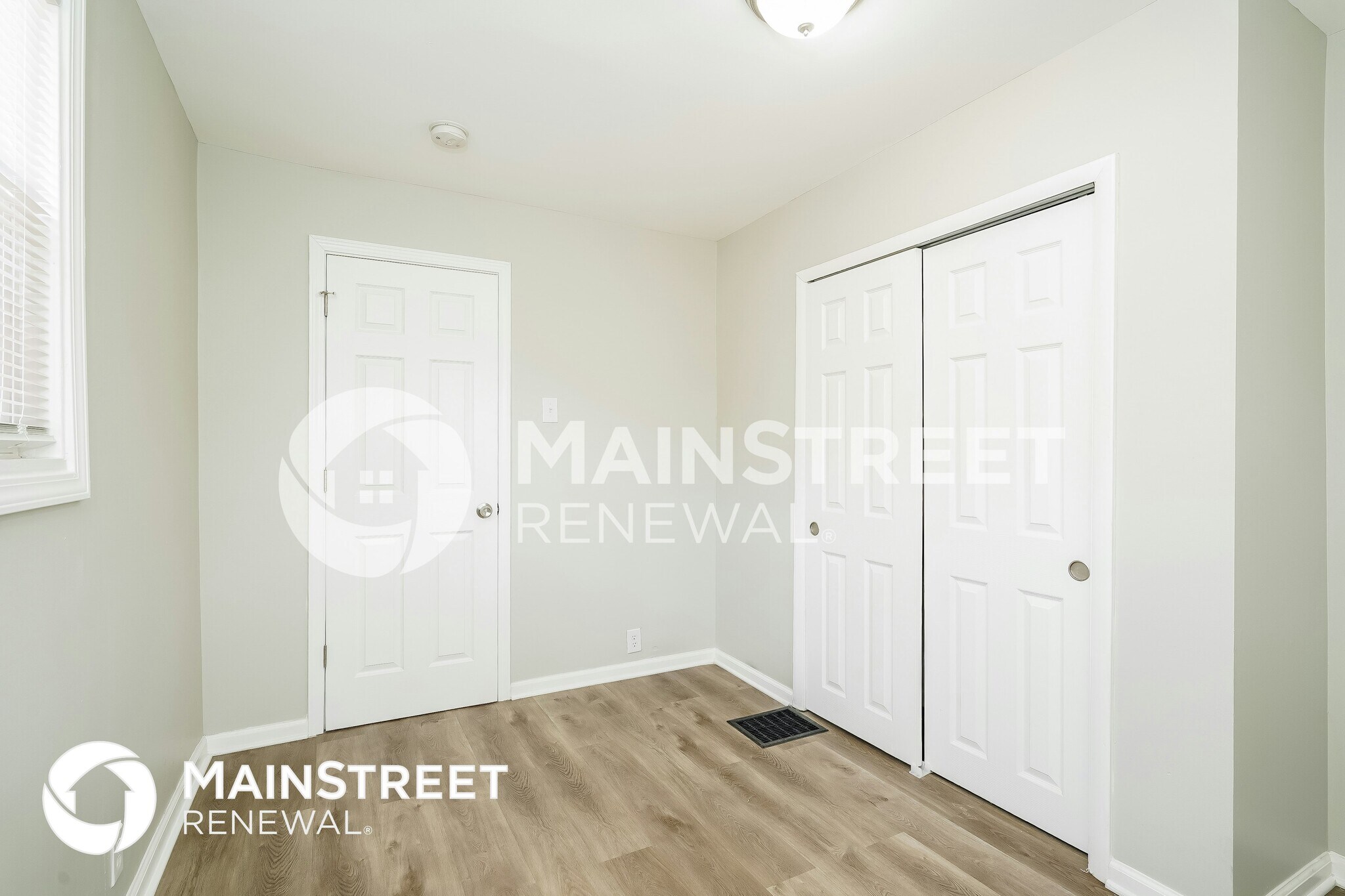 Building Photo - 340 S Dearborn St