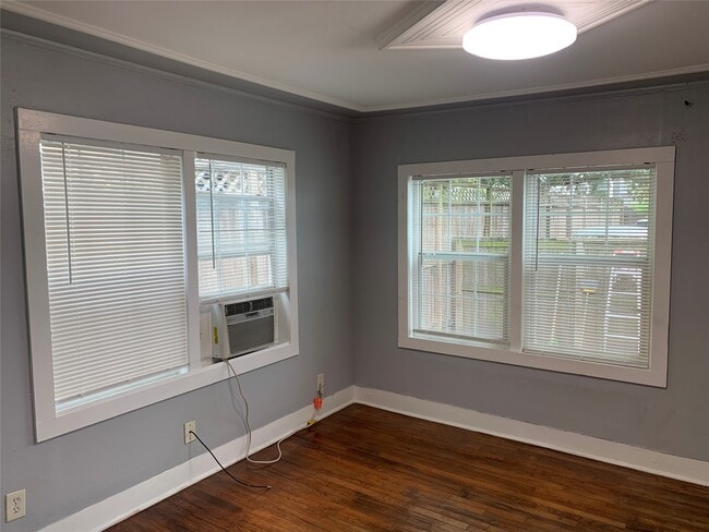 Building Photo - 119 E 27th St