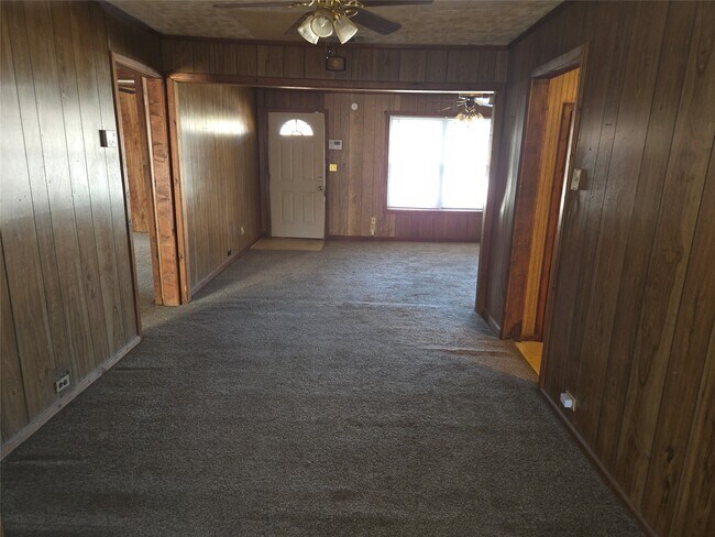 Building Photo - 1711 W 17th St