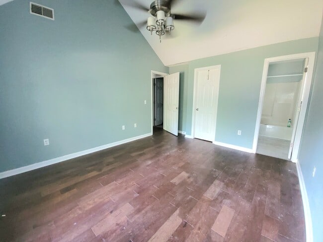 Building Photo - 116 Fox Chase