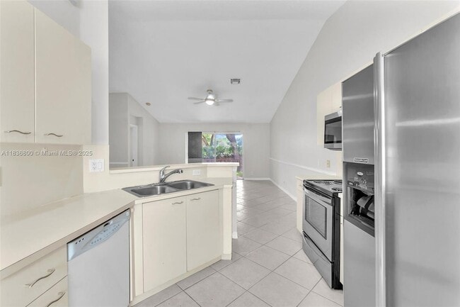 Building Photo - 1617 Zenith Way
