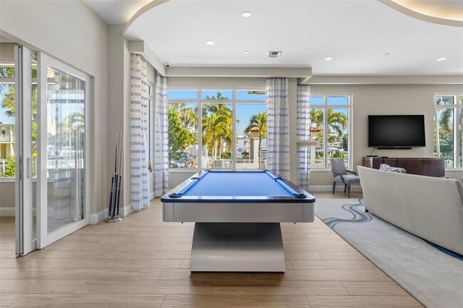 Building Photo - 1325 Snell Isle Blvd NE