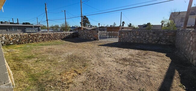 Building Photo - 8828 Kenneth St