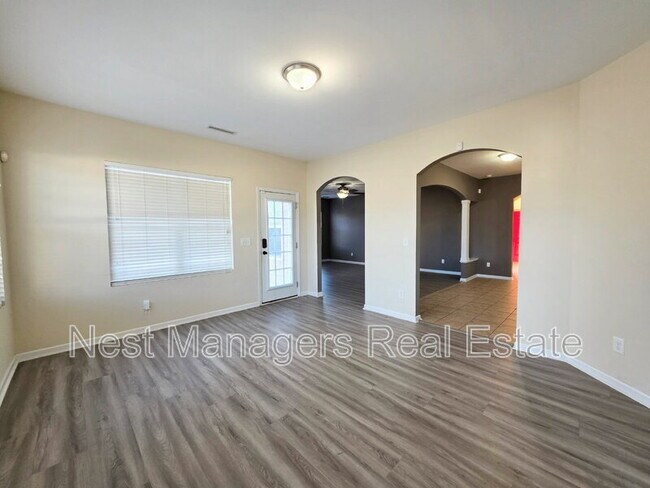 Building Photo - 825 Running Horse Ln