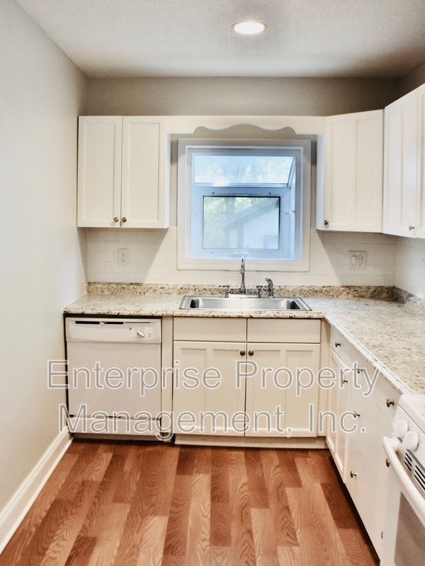 Building Photo - 3238 Highland Park Pl