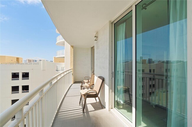 Building Photo - 1745 E Hallandale Beach Blvd