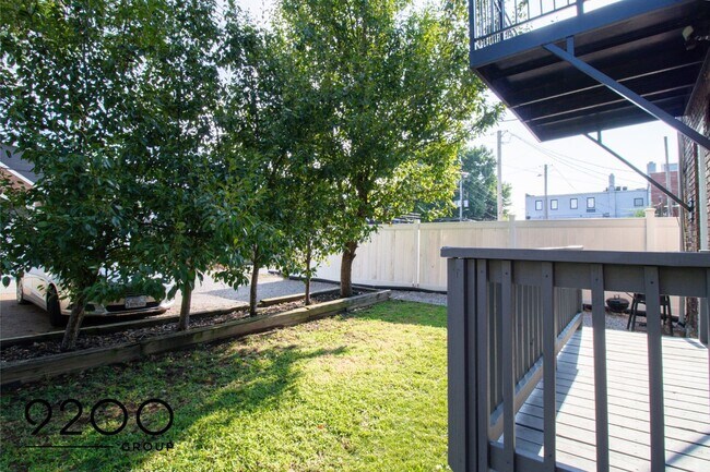 Building Photo - 1 Bed / 1 Bath- NEWLY RENOVATED APARTMENT ...