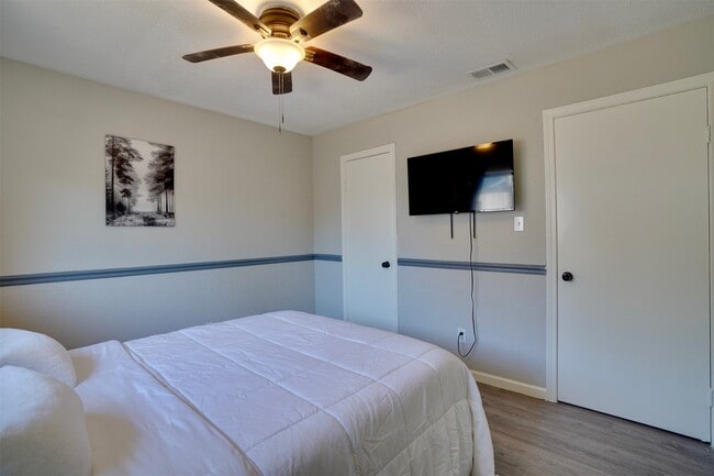 Building Photo - 4010 Oak Terrace Ct