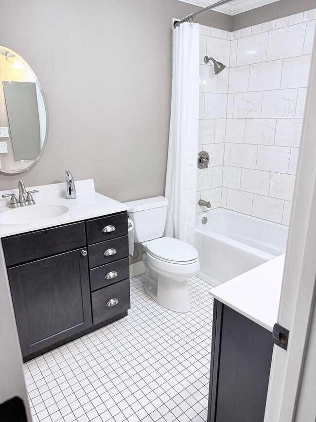 Building Photo - Beautiful brick, ranch home in the Enka Sc...