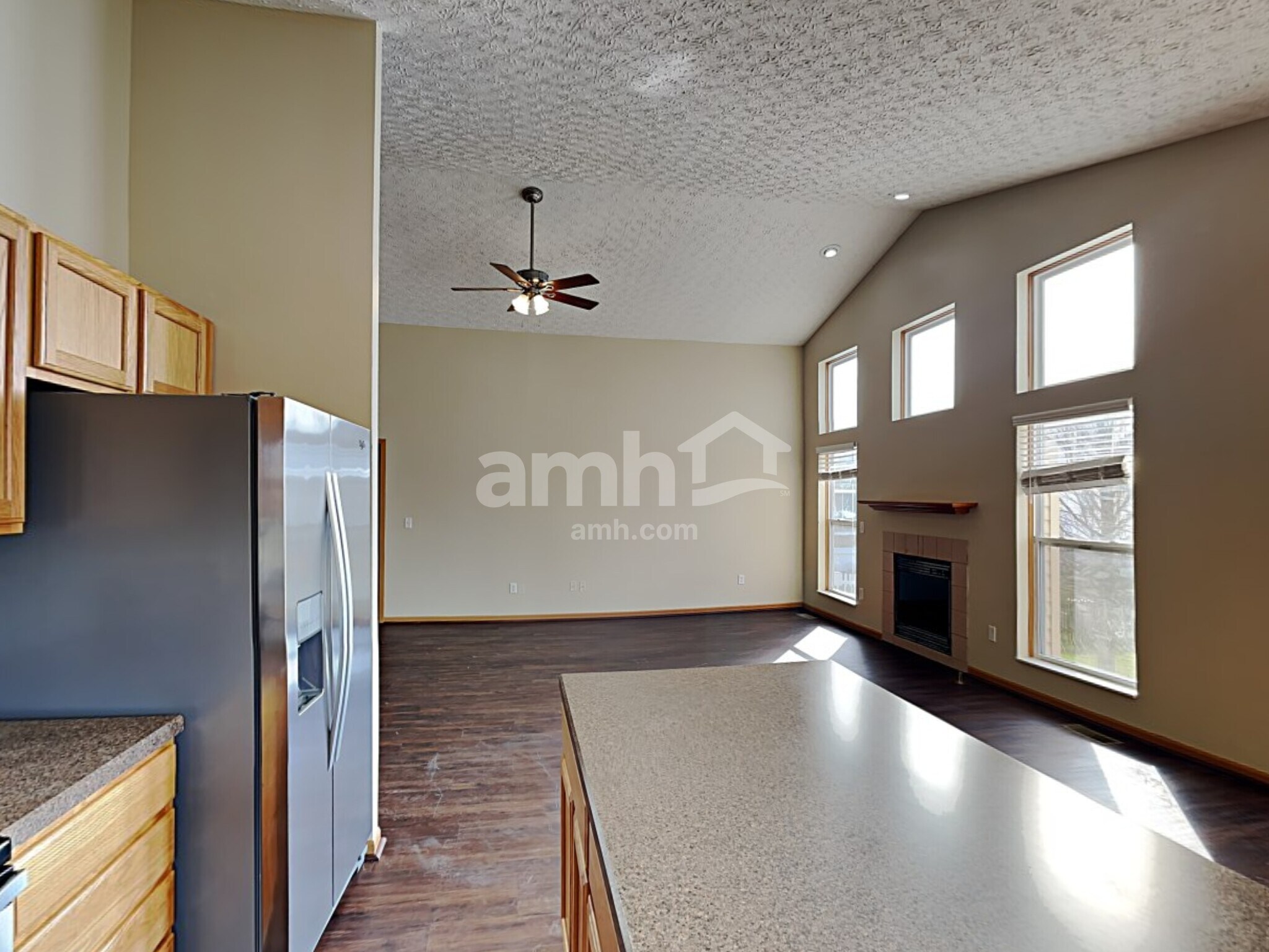 Building Photo - 1121 Streamside Dr