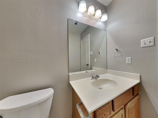 Building Photo - 310 Masonwood Dr